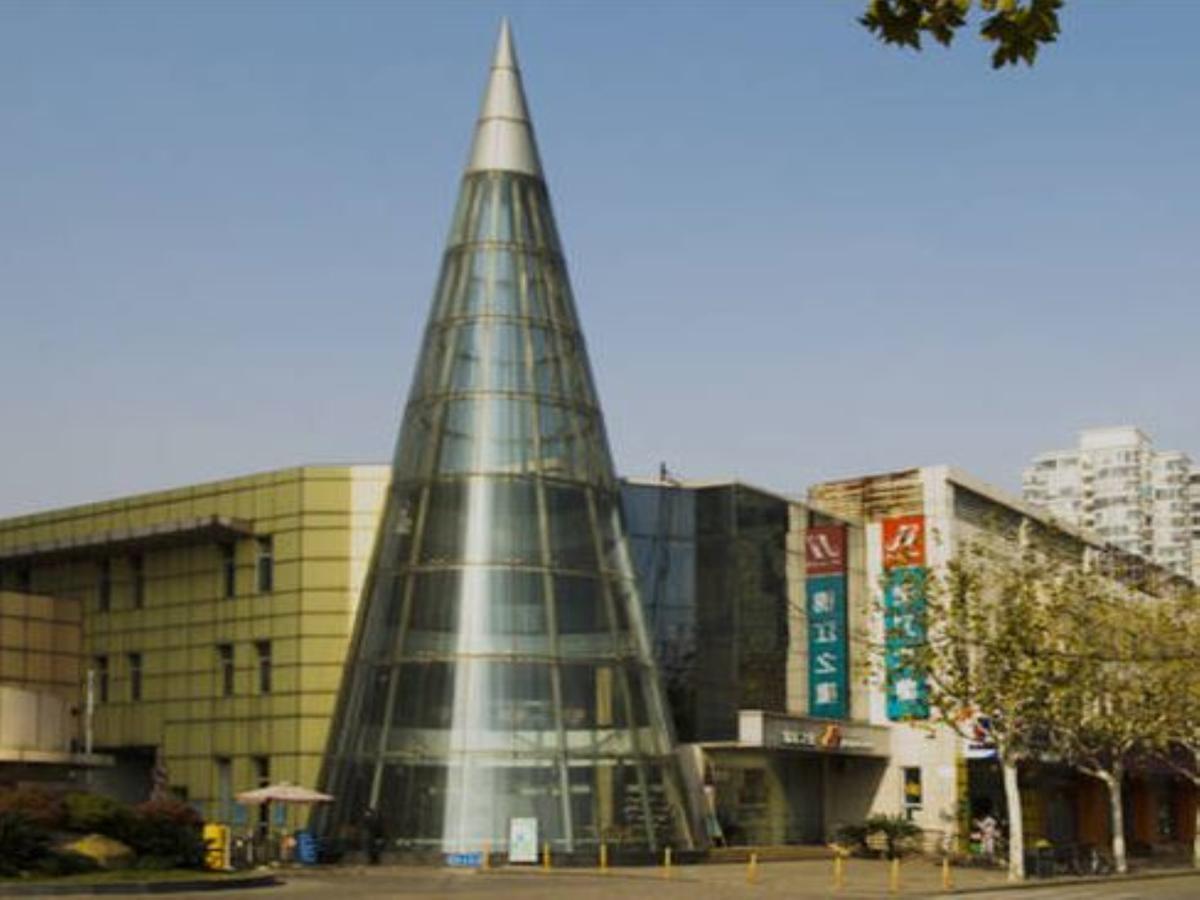 Jingjiang Caobao Railway Station 3* Shanghai