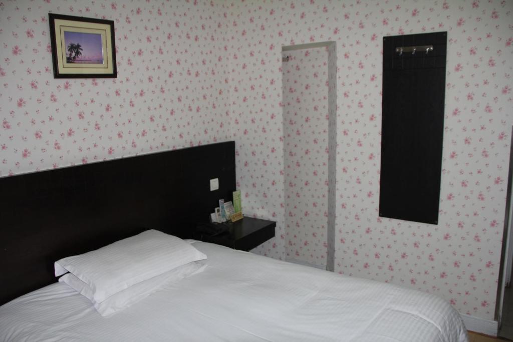 Jin Guang Hotel-people Square Branch 3*