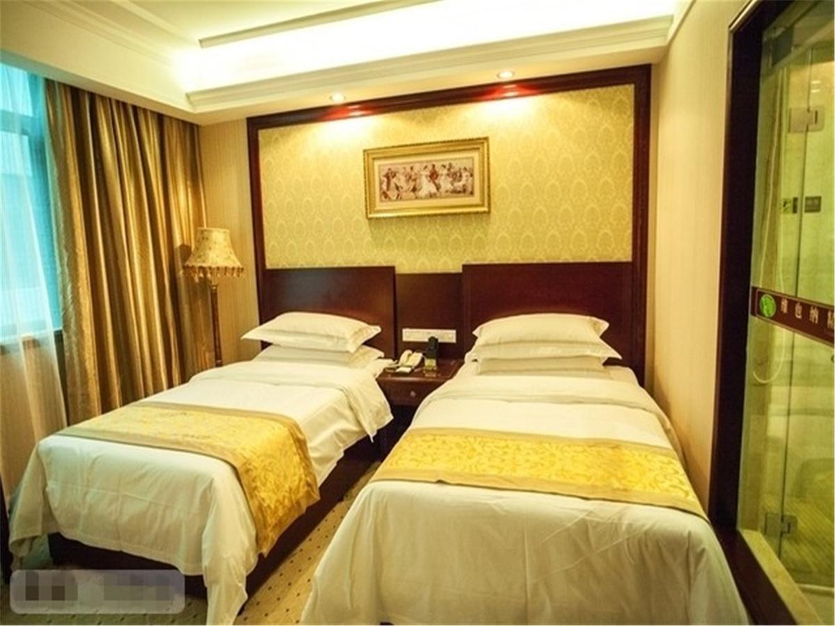Hotel Vienna International Baoshan Pangu Road 3*