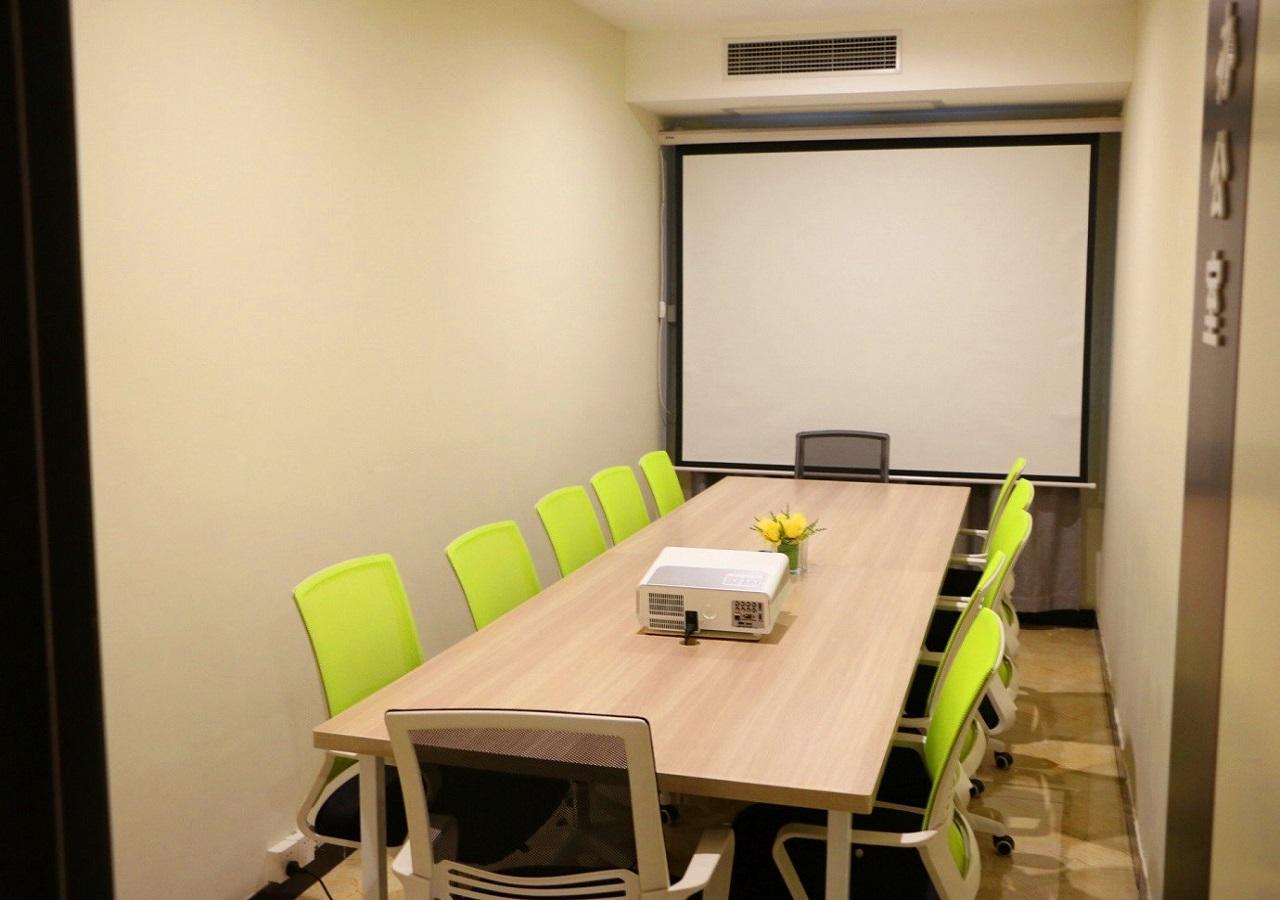 Dihang Boutique Pudong Airport Branch - Provides Shuttle Service To Pudong Airport And Disneyland Otel