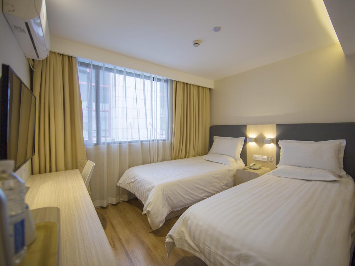 Hi The Bund Center Hotel