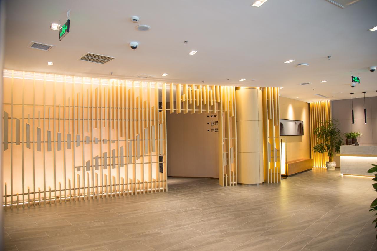 Hotel Berkesy Jinqiao 4*