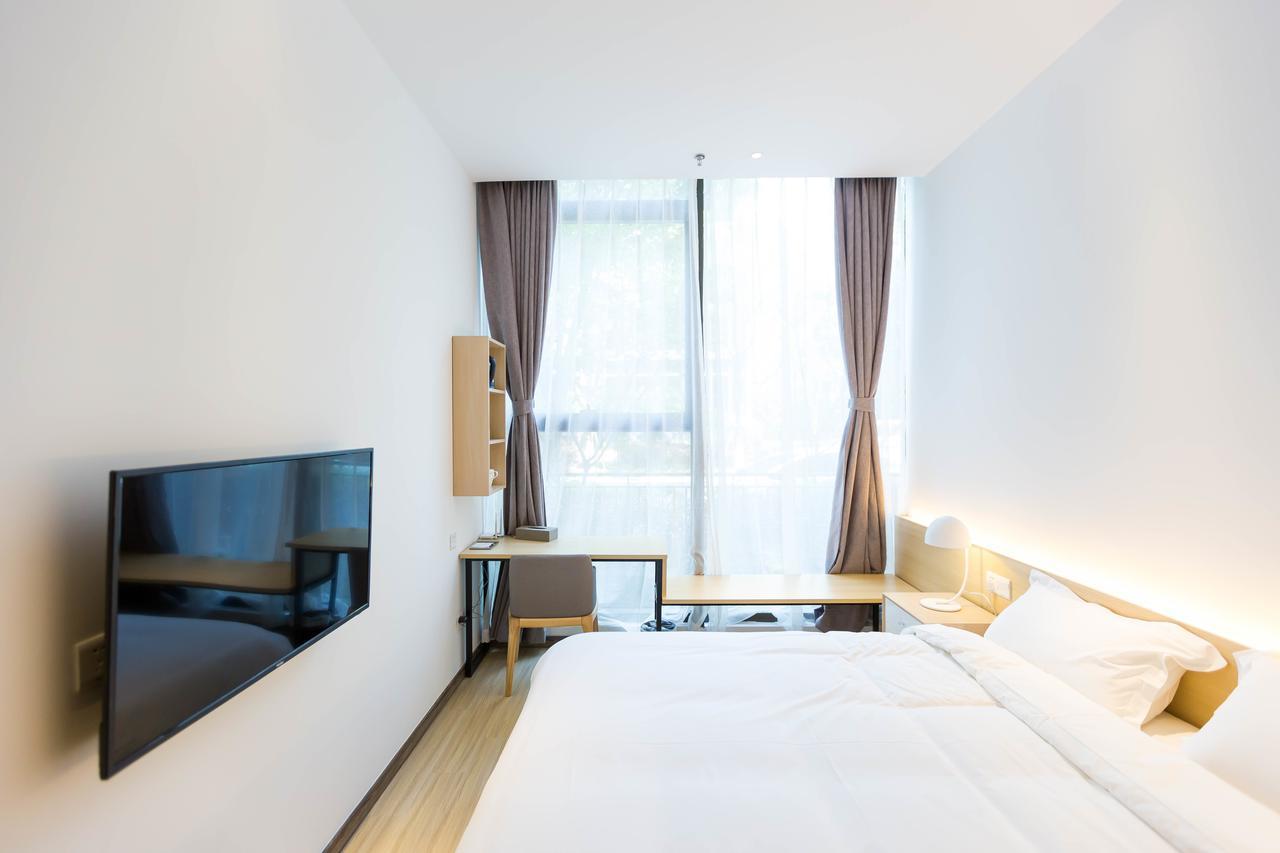 Hotel Berkesy Pujiang