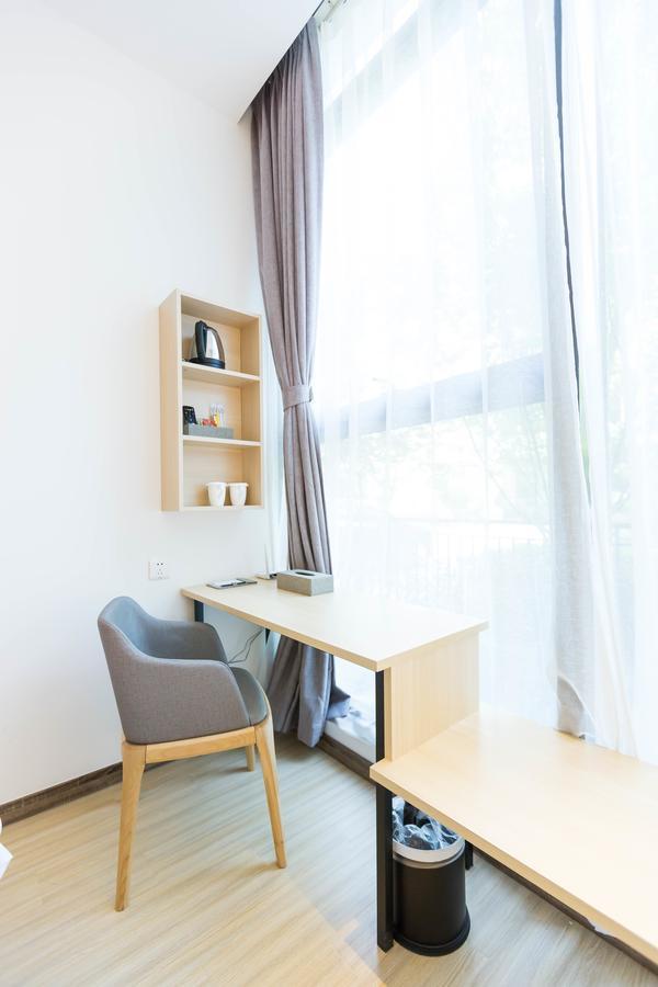 Berkesy Pujiang Hotel