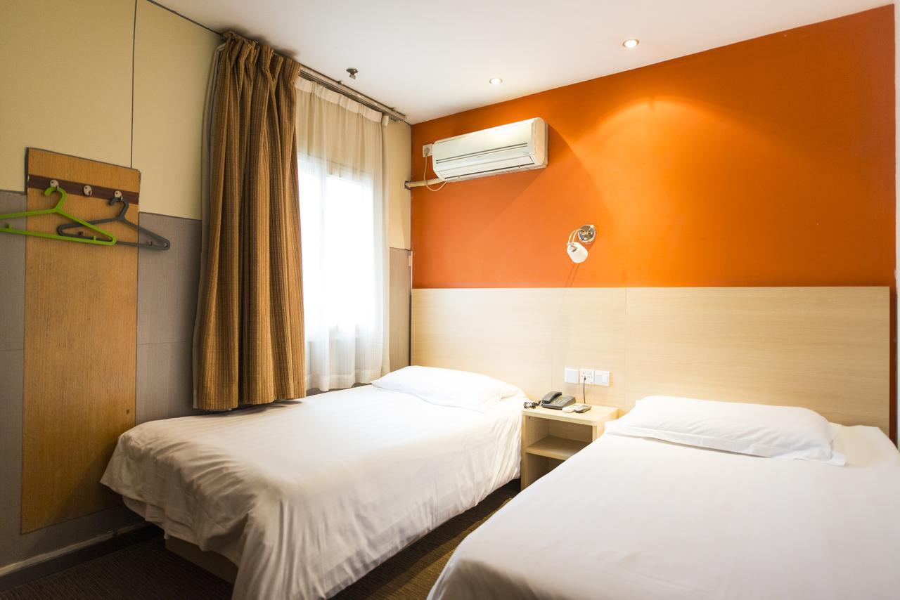 Qibao Ancient Town Qixin Road Hotel