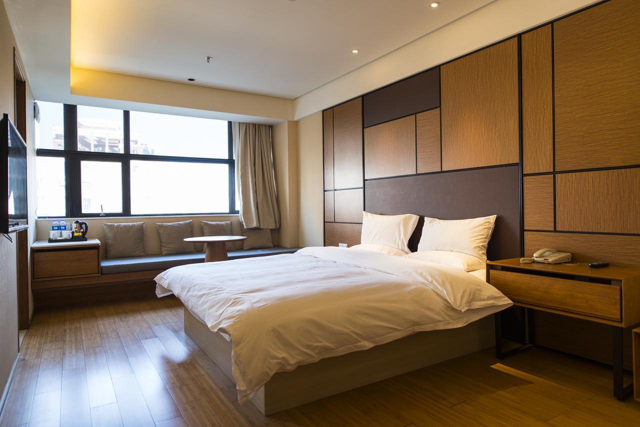 Ji Jiangqiao Wanda Plaza 3*