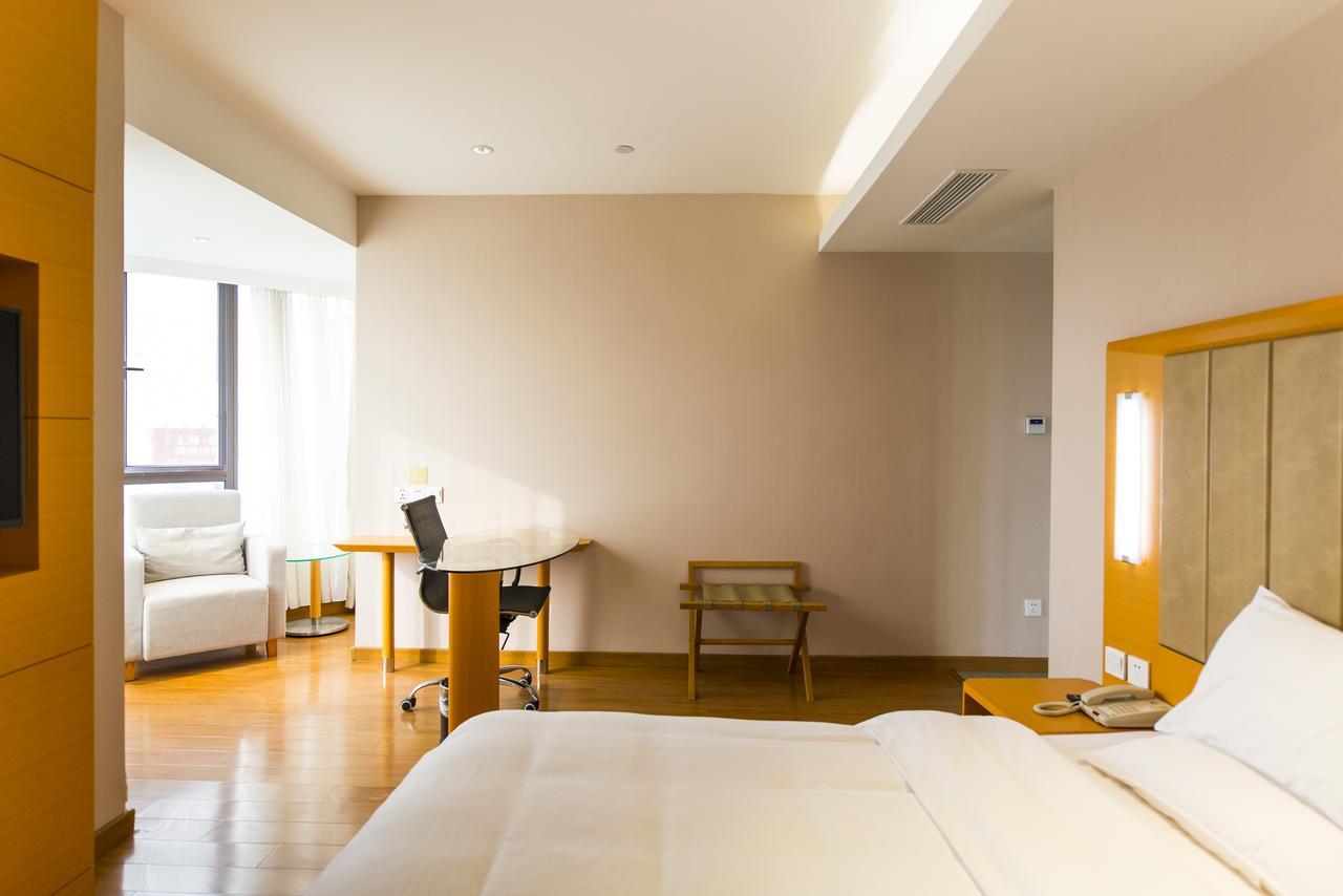 Hotel Ji Jiangqiao Wanda Plaza