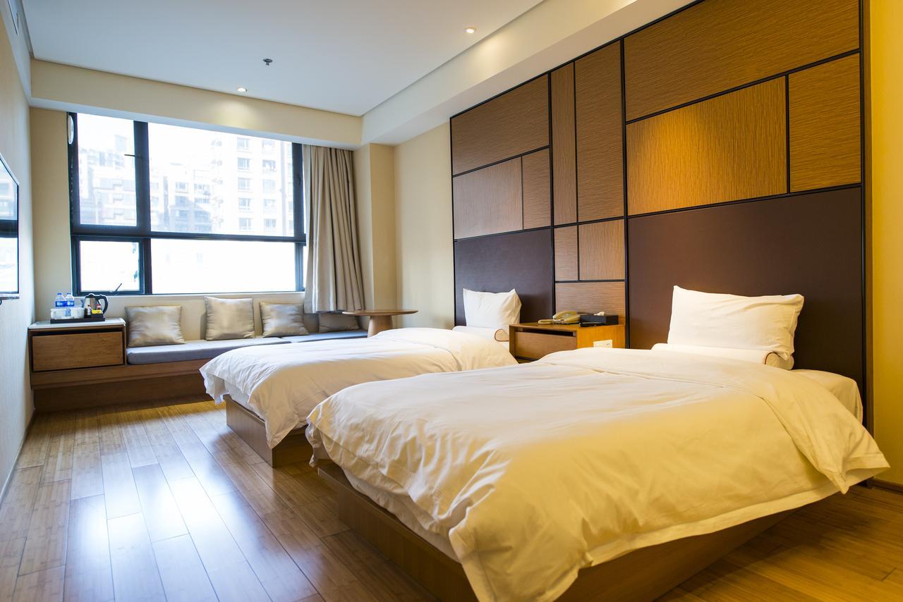 Ji Jiangqiao Wanda Plaza Hotel 3*