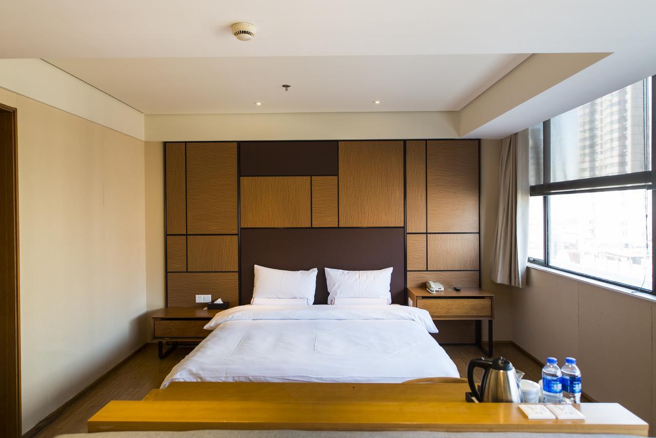 Ji Jiangqiao Wanda Plaza Hotel 3*