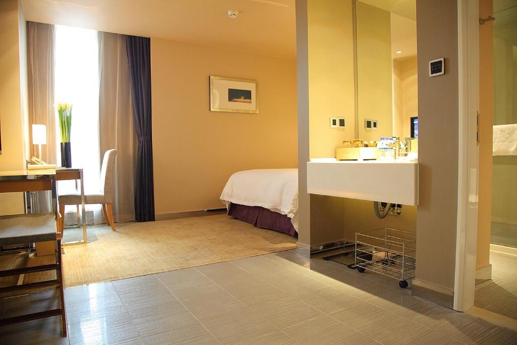 Boyue Hongqiao Airport - Air China 5*