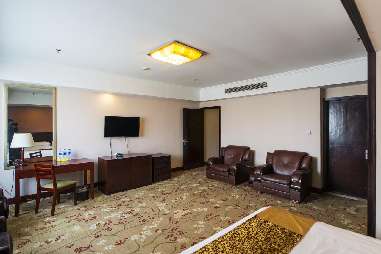 Vienna 3 Expo Sanlin Hotel 3*