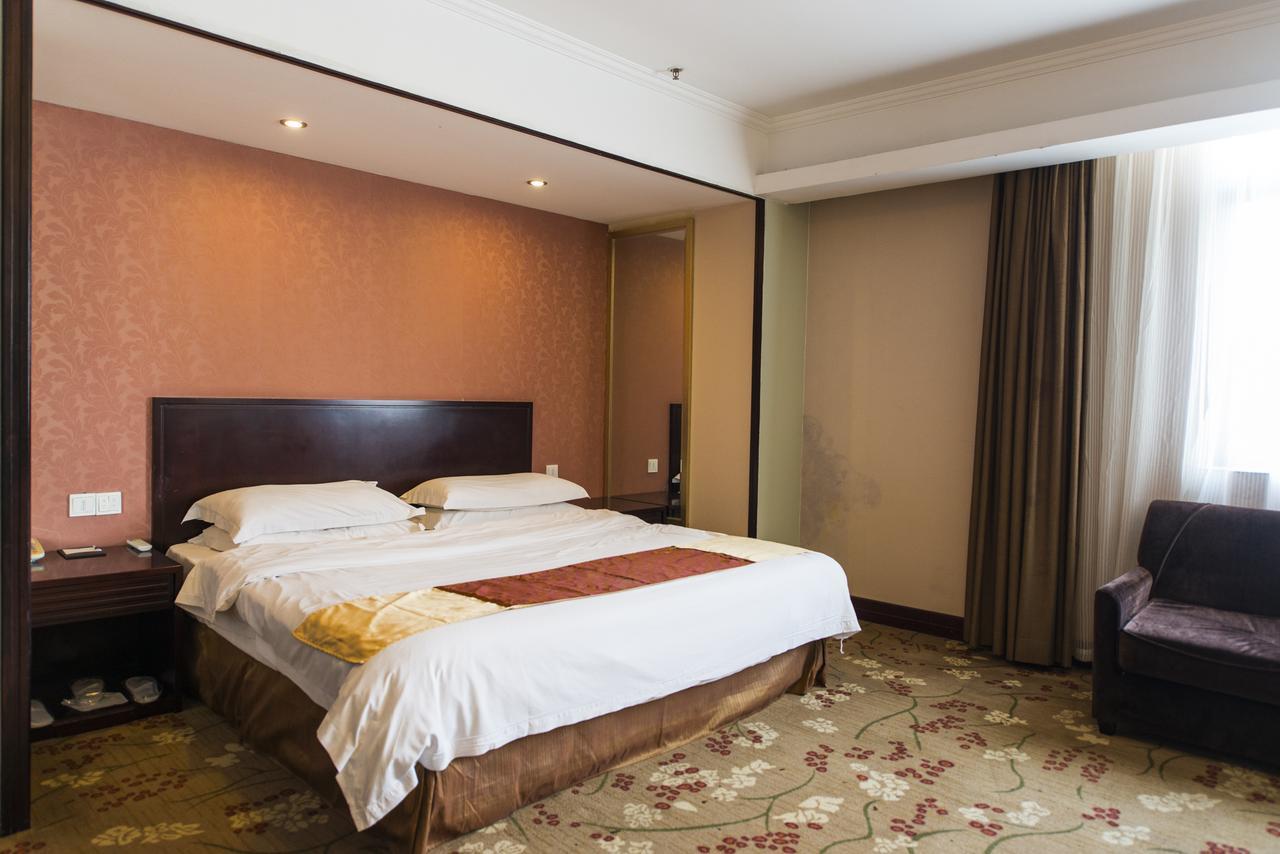 Vienna 3 Expo Sanlin Hotel 3*