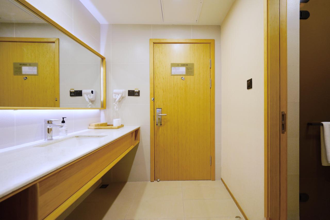 Hotel Ji Hongqiao Airport Huqingping Highway 4*