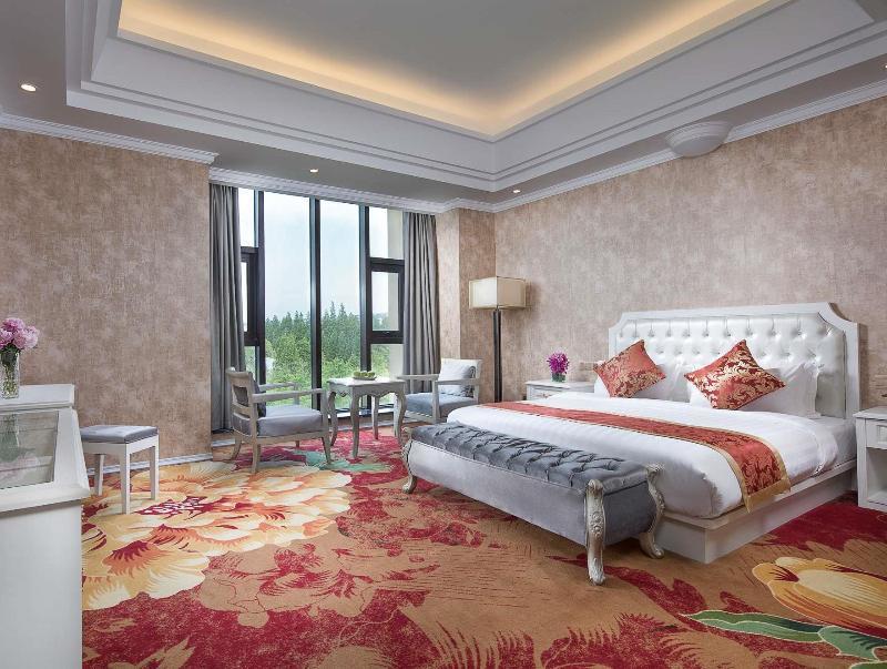 Hotel Ramada Encore Pudong 3*