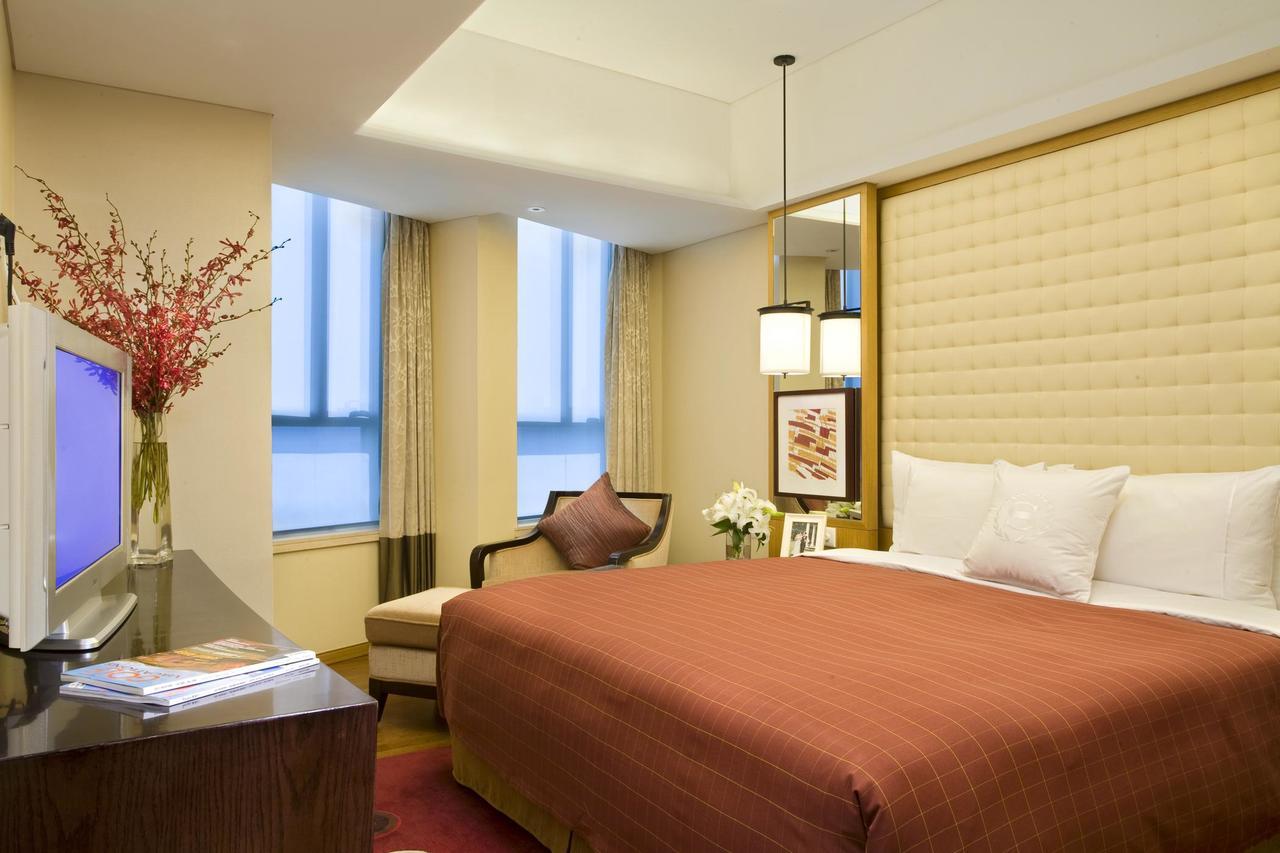 Hotel Sheraton Grand Pudong & Residences 5*