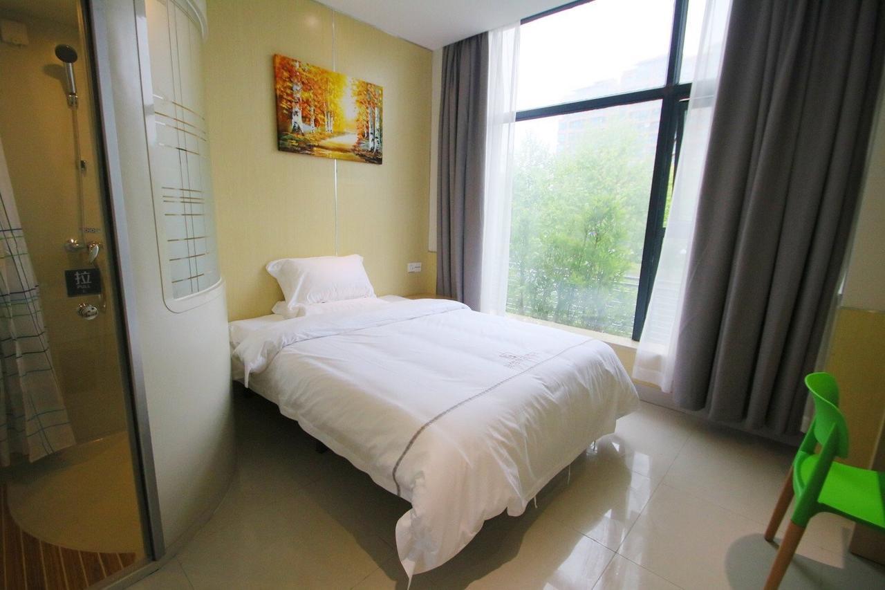 Hotel 100 Pudong Airport 2*