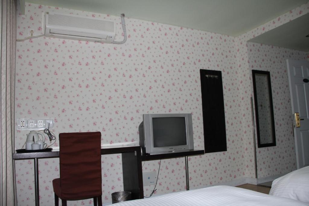 Jin Guang Hotel-people Square Branch