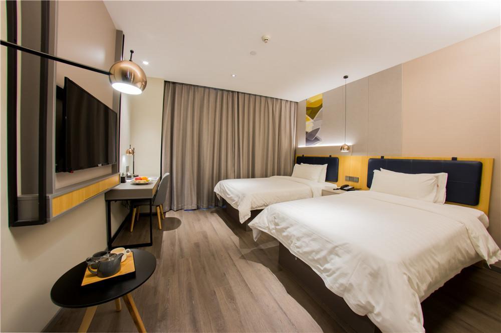 Business Trip Gold North Bund Dalian Road Metro Station Hotel
