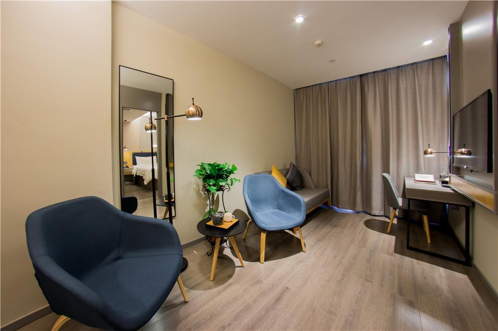 Otel Business Trip Gold North Bund Dalian Road Metro Station 3*