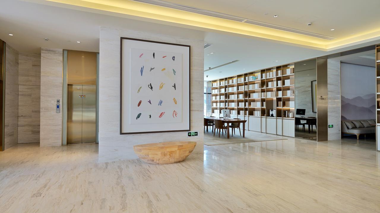 Ji Hongqiao National Convention And Exhibition Center Huaxiang Road 3*