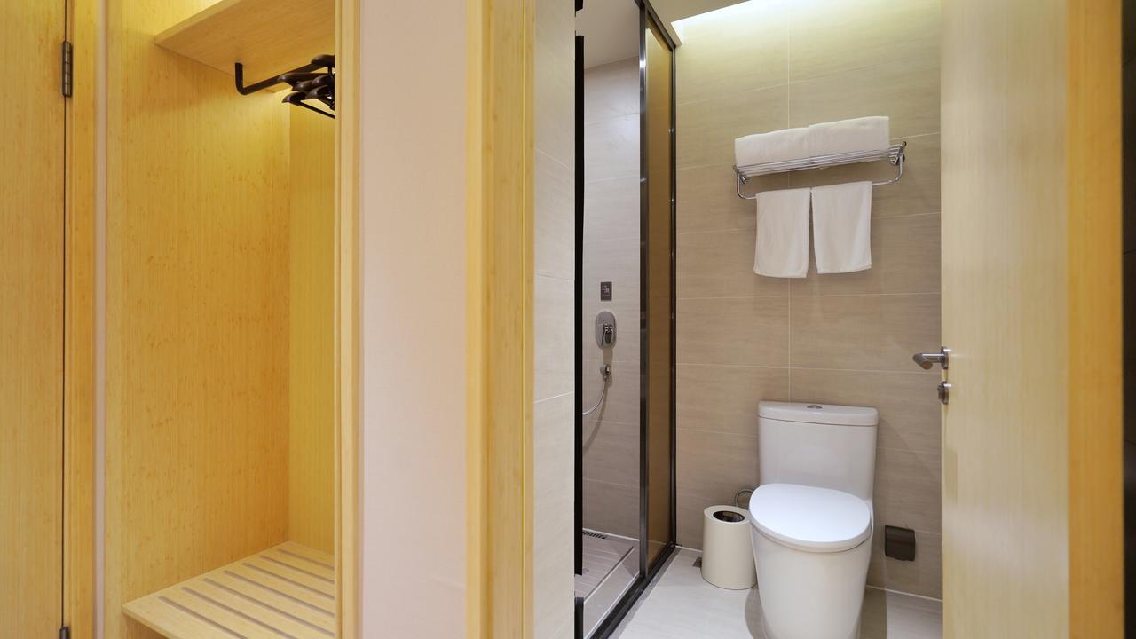 Ji Hongqiao National Convention And Exhibition Center Huaxiang Road