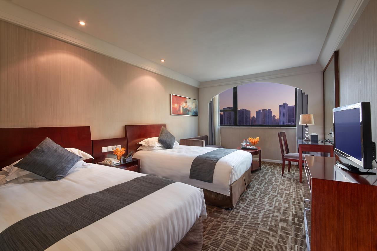 New Century Manju Hotel-shanghai Railway Station Hotel 3*