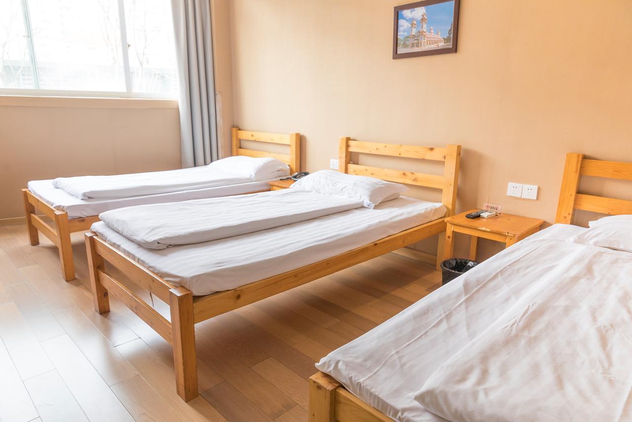 Blue Mountain Youth - Luwan Hostel
