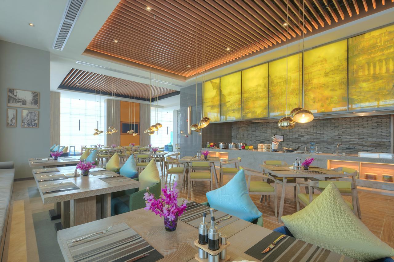 New Century Manju Wanda Plaza Minhang 4*