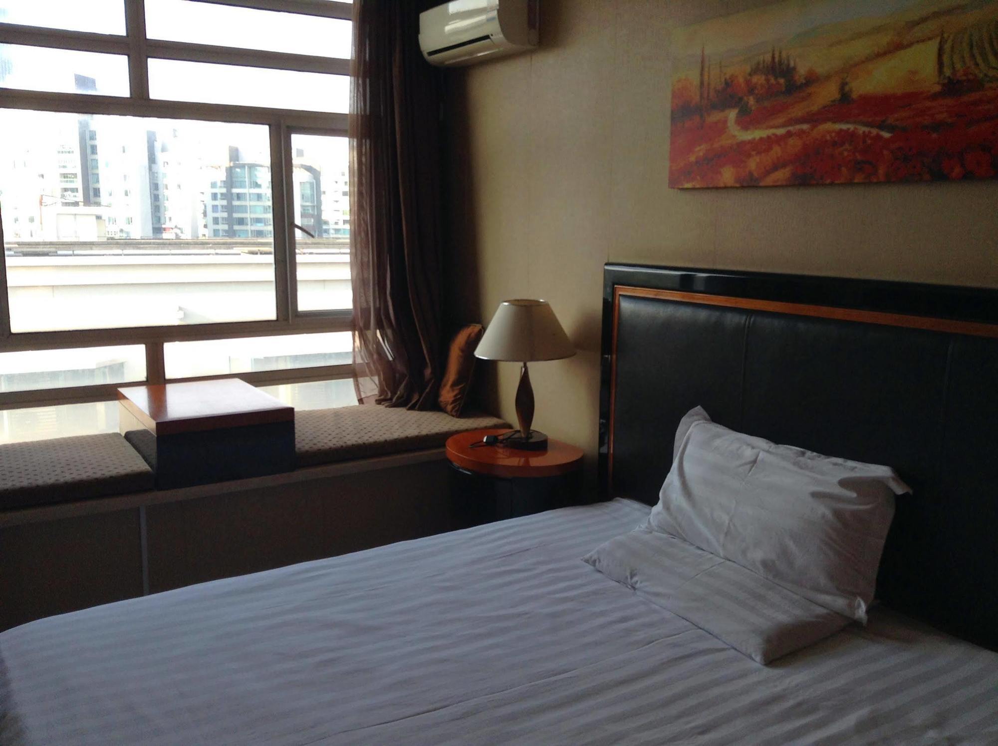 Huxin Business