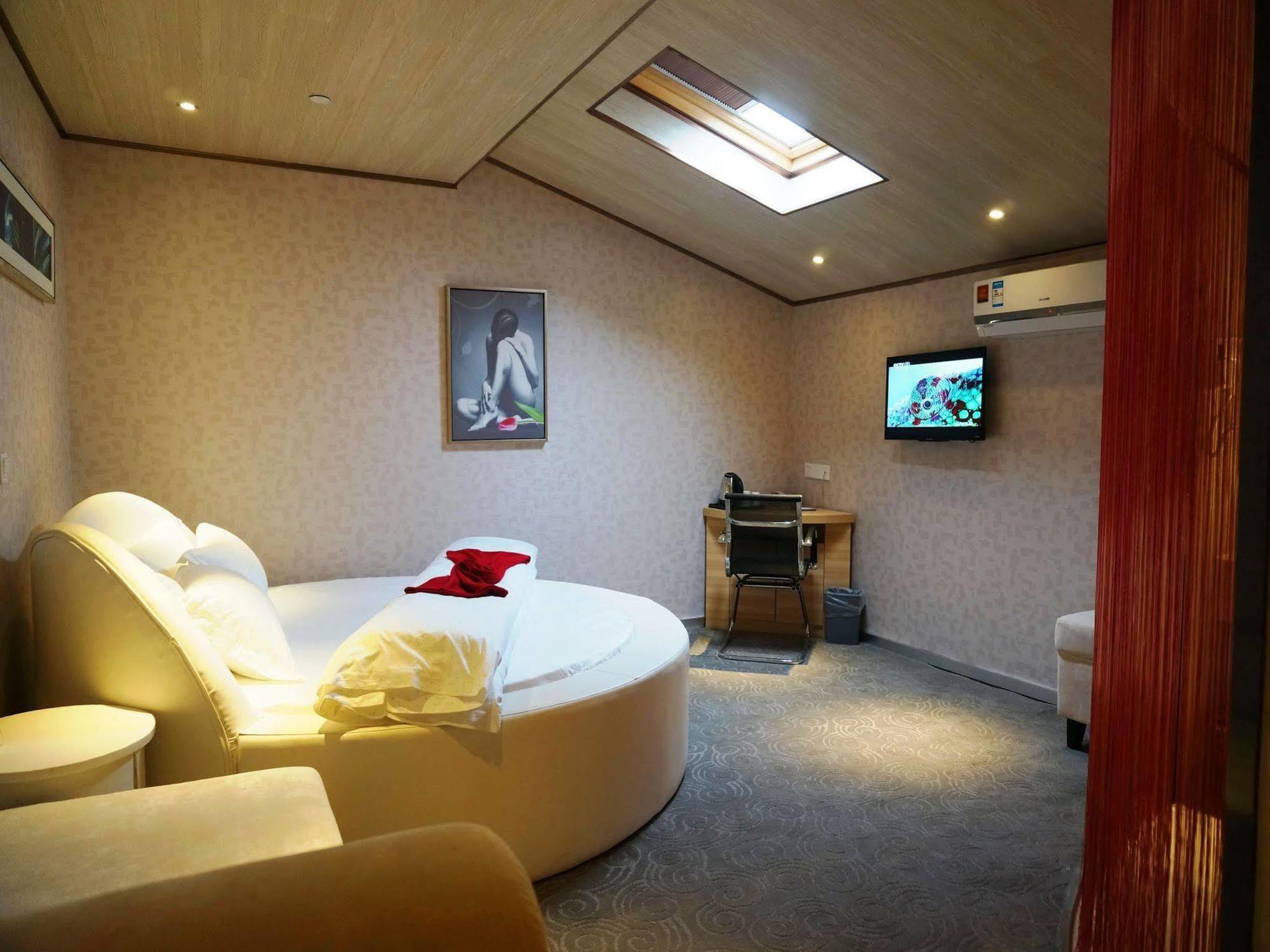 Hotel Super 8 By Wyndham Songjiang Xincheng Metro Station Shanghai