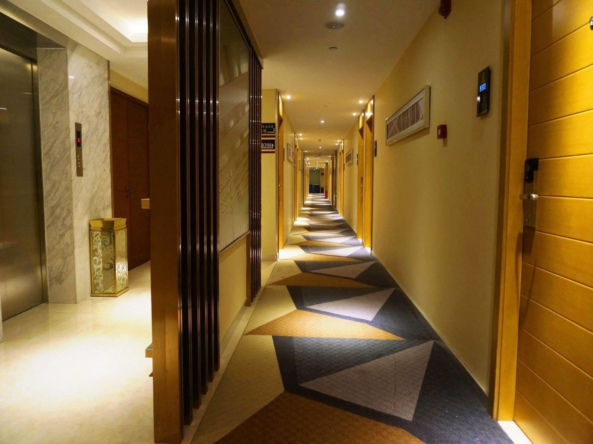 Super 8 By Wyndham Songjiang Xincheng Metro Station Hotel Shanghai