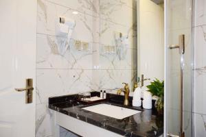 Ramada Encore Pudong 3* Şanghay