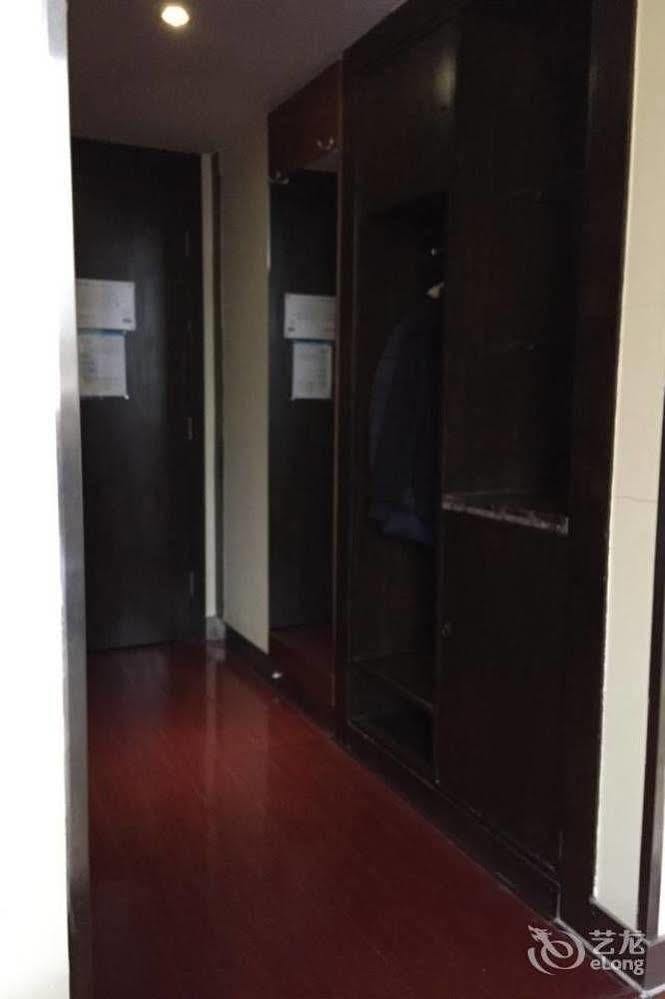 Hanting Express Lujiazui Minsheng Road Shanghai