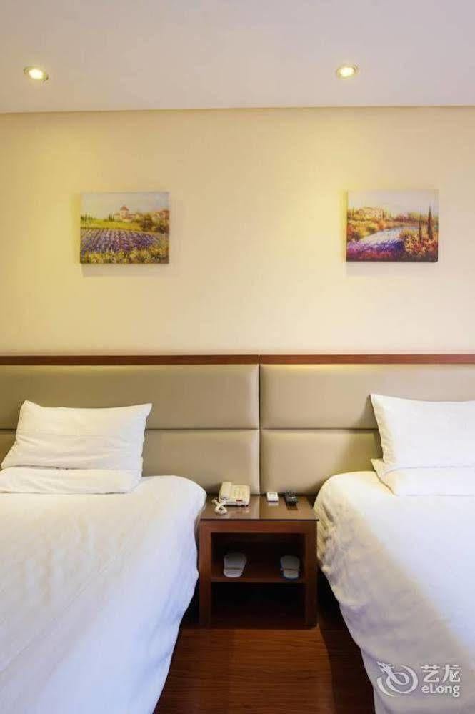Hanting Express Lujiazui Minsheng Road 3* Shanghai