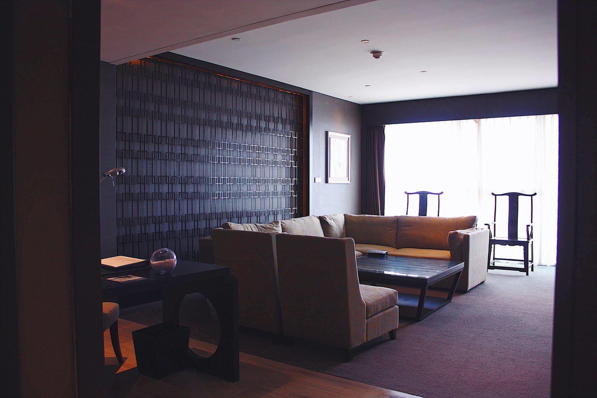 Sheraton Waigaoqiao Hotel 5*