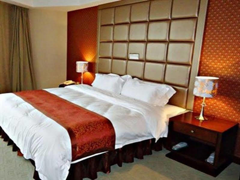 Vienna Pudong Lujiazui Jinqiao Hotel 3*