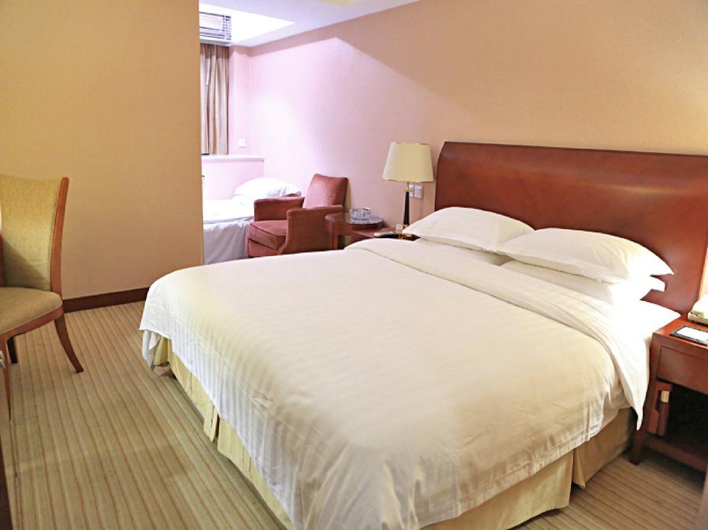 Hotel Onehome Yalong International 4*