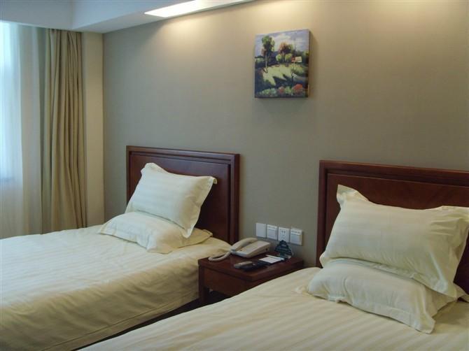 Greentree Dongming Road Subway Station Express Hotel