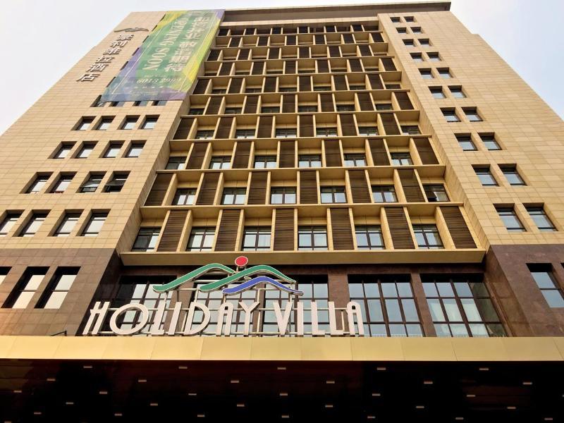 Hotel & 4*