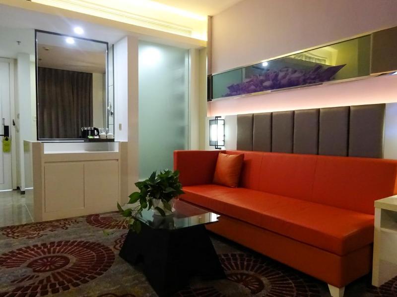 & Hotel 4*