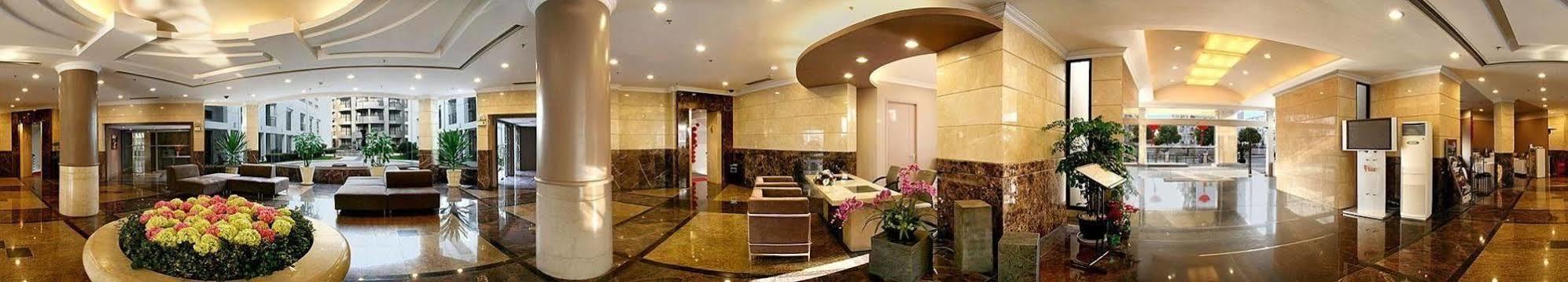 Huntington Terrace 4*