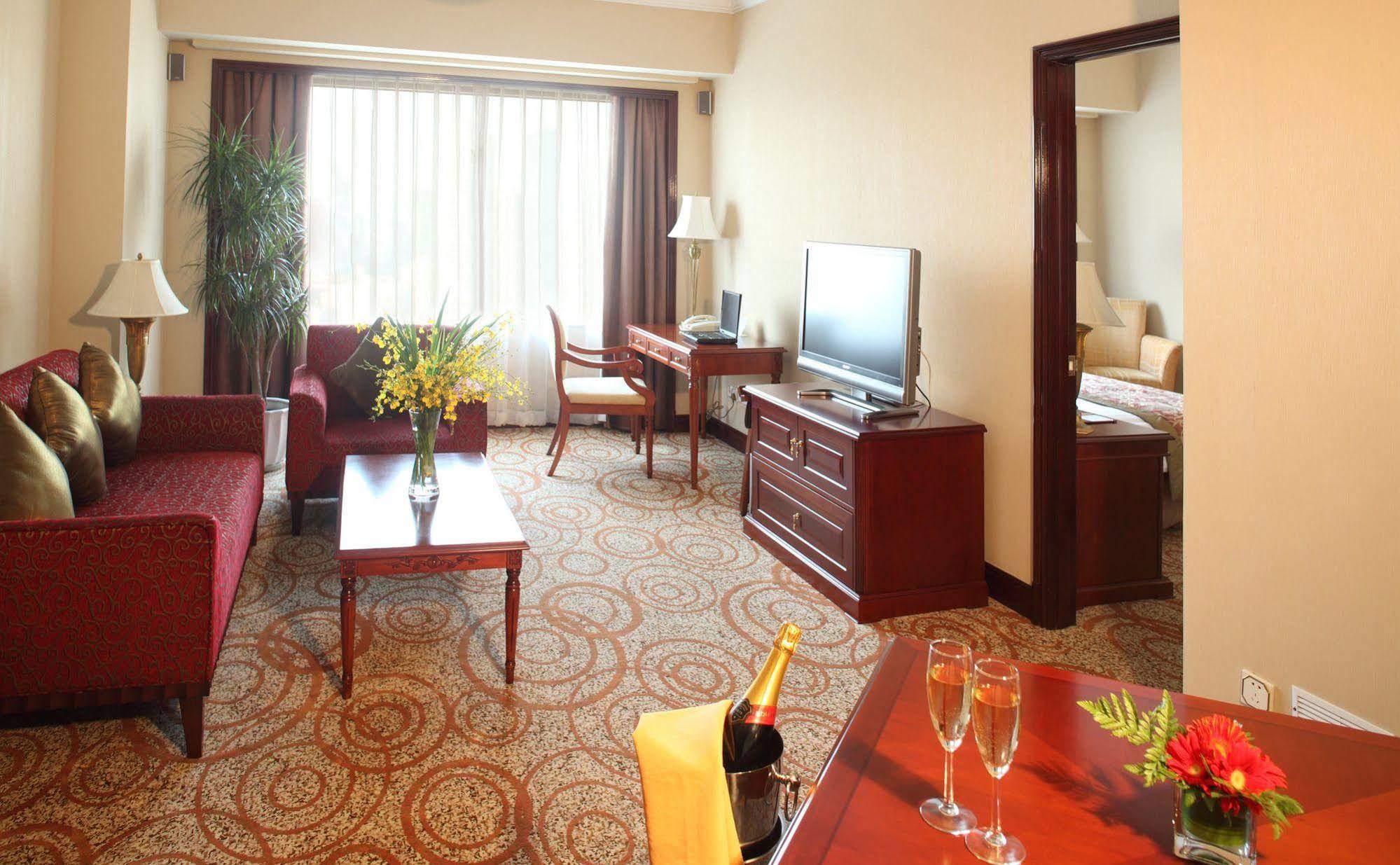 Holiday Nanjing Road By Ihg 5* Shanghai