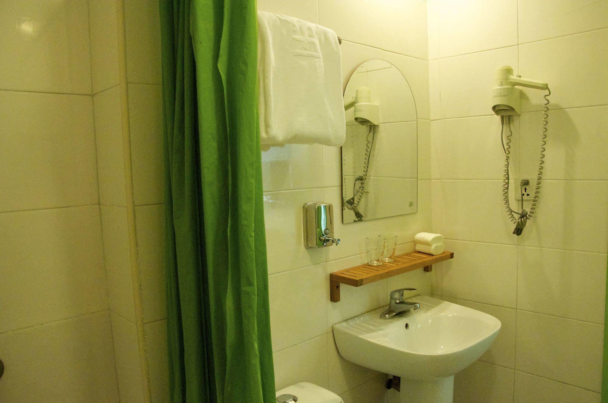 Hostel Le Tour Traveler's Rest Youth