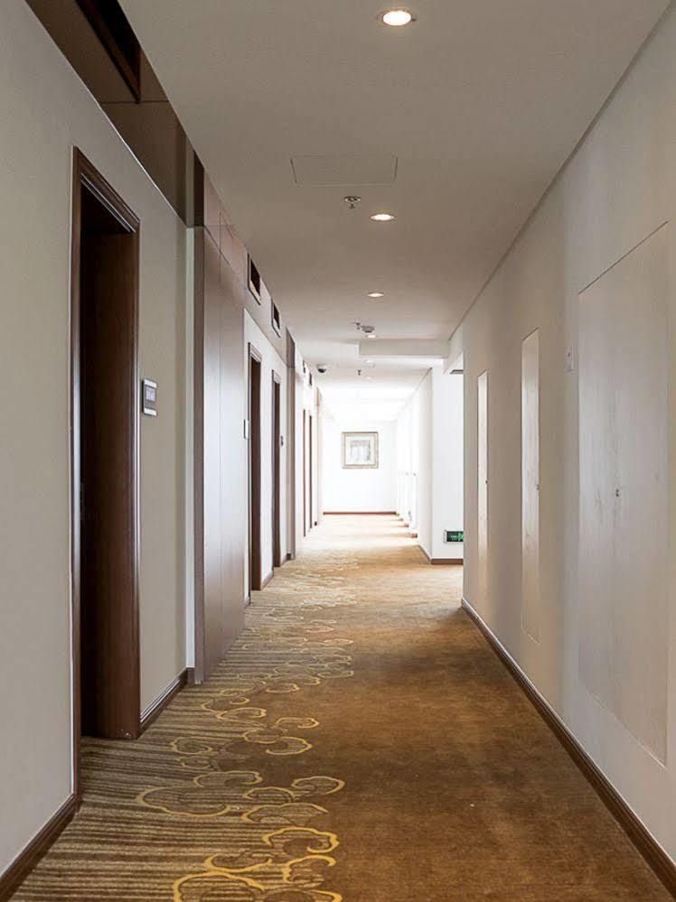 Coinfamily Hotel