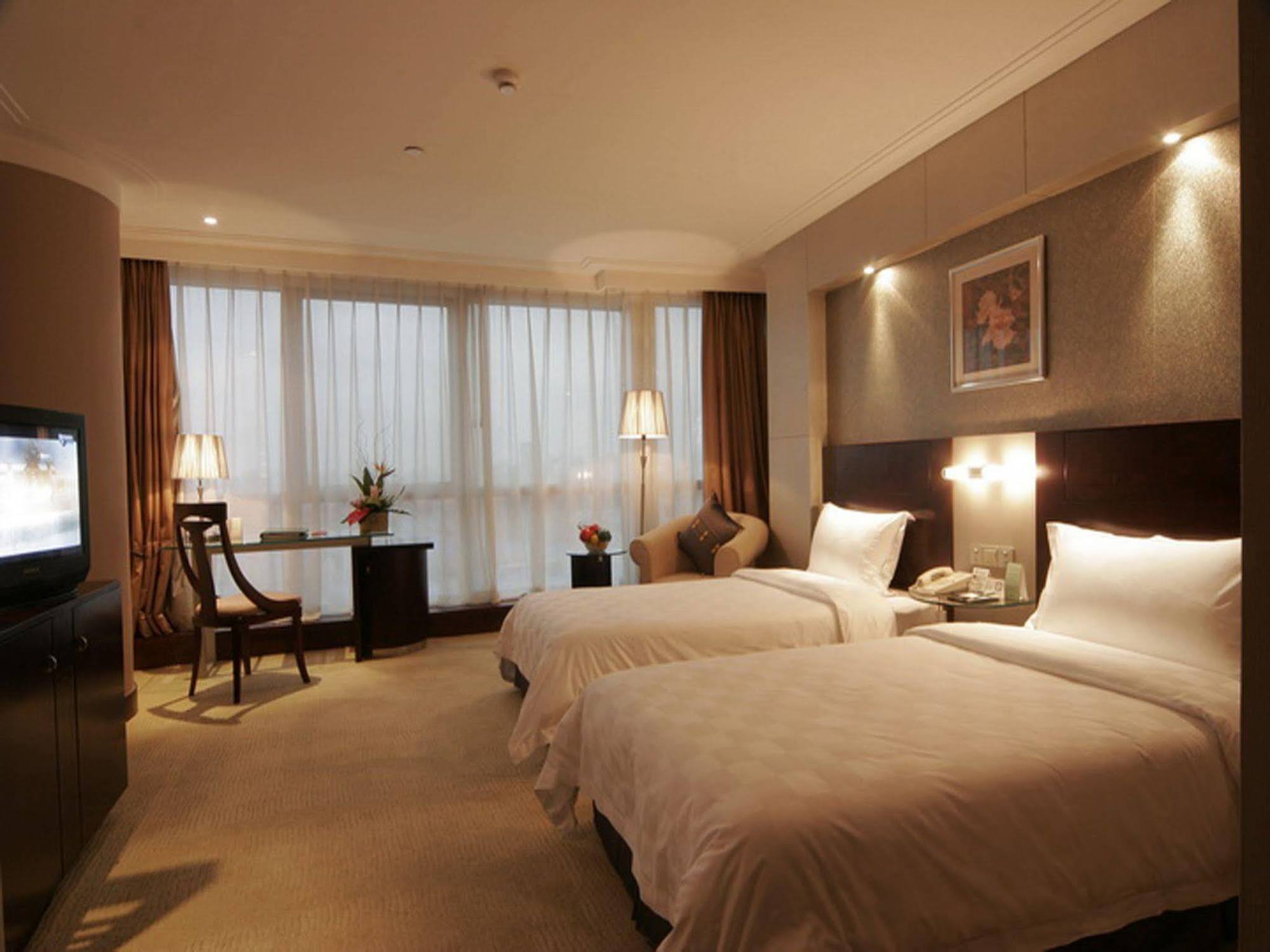 Supreme Tower Khách sạn