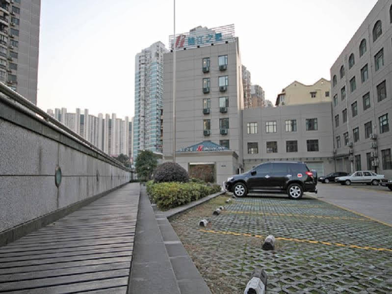 Jinjiang - Train Station 3*