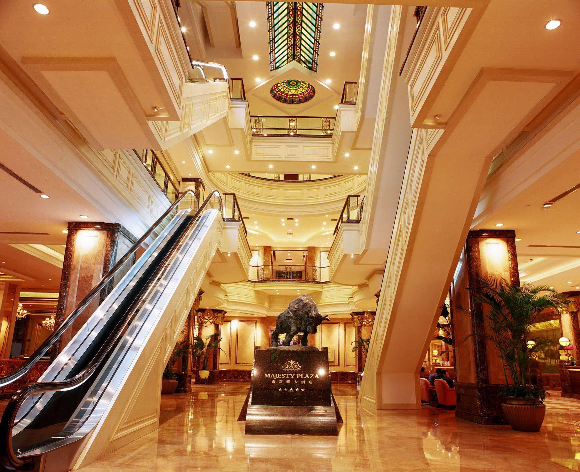 Majesty Plaza Hotel 5*