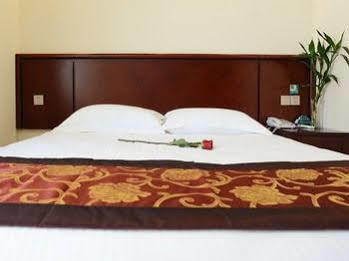 Hotel Greentree Inn Shanghai Pudong Airport Town Express Hotel Shanghai