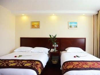 Greentree Inn Shanghai Pudong Airport Town Express Hotel Hotel
