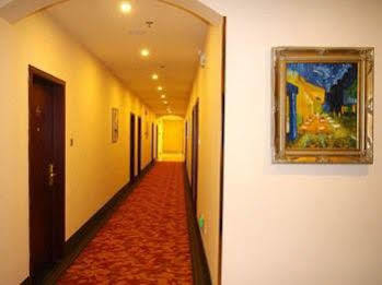 Greentree Inn Shanghai Pudong Airport Town Express Hotel 2*